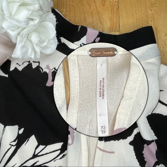 Free People floral blouse size xs- fits like s/m - Picture 7 of 8